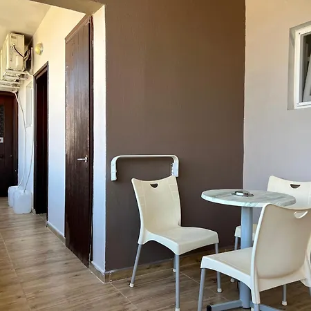 Krista Aparthotel
